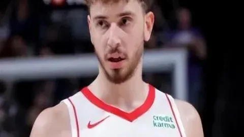 绿军面临5.13亿薪资抉择：拆队减压还是继续投资？